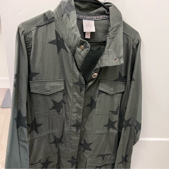 Women’s army green star jacket. - Picture 1 of 2